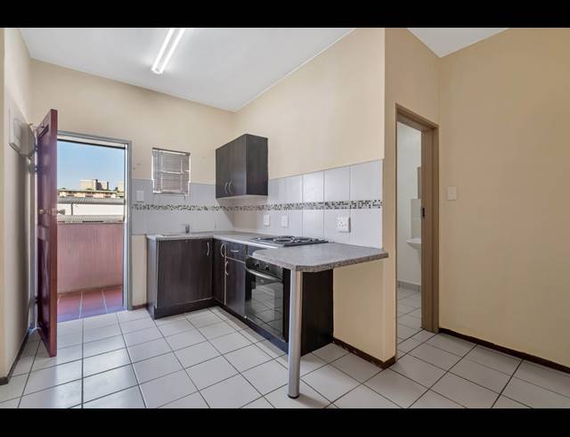 1 BEDROOM APARTMENT FOR SALE IN RICHMOND